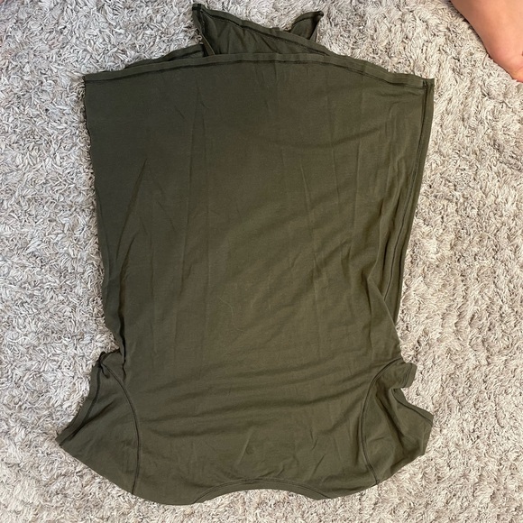 Lululemon Short Sleeve Shirt - Picture 3 of 4